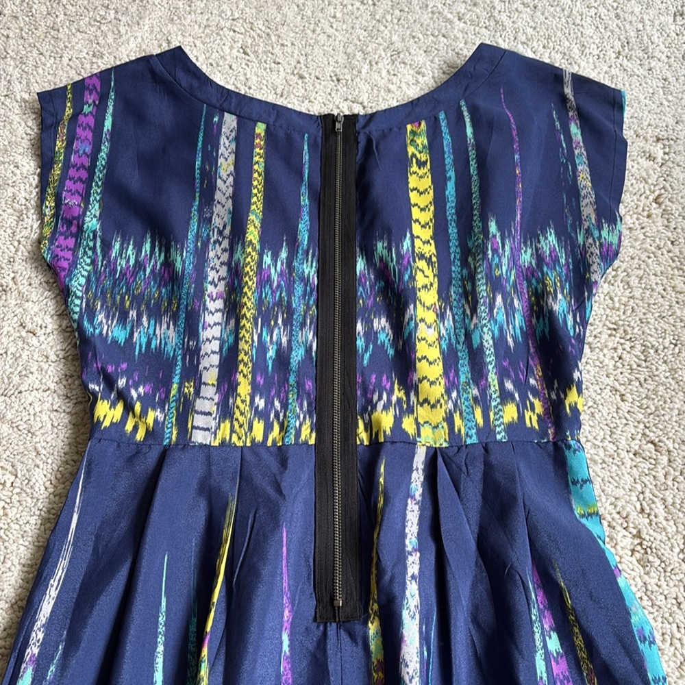 Colorful Patterned Dress with Ribbon Ties - Picture 6 of 8